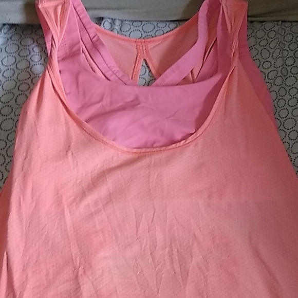 Lululemon - Picture 3 of 5